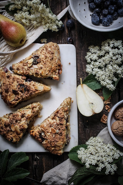 http://thecottagemarket.com/wp-content/uploads/2015/06/pear-blueberry-scones-with-amaretti-crumble-19.jpg