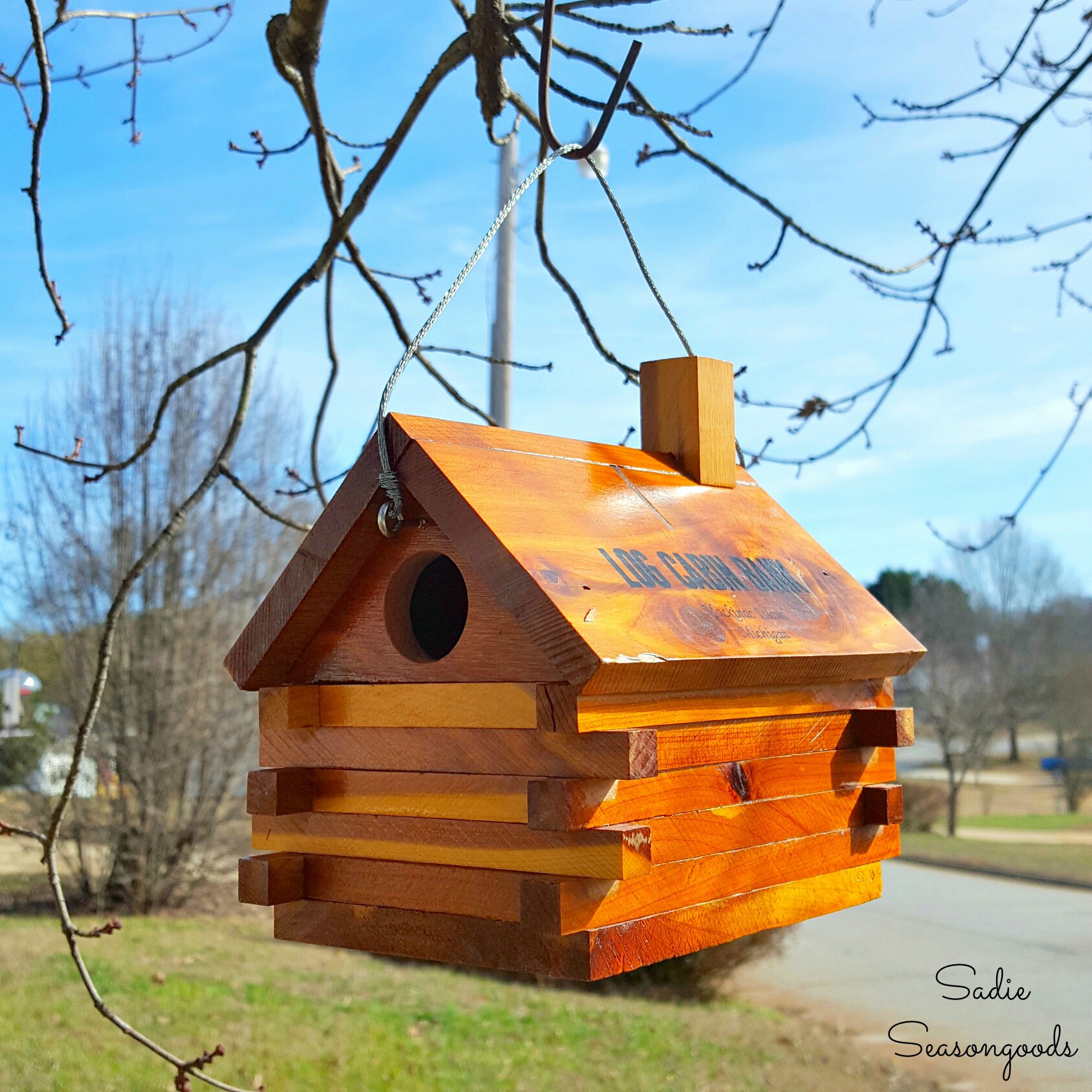 http://thecottagemarket.com/wp-content/uploads/2017/03/Vintage_souvenier_log_cabin_bank_repurposed_upcycled_as_DIY_birdhouse_for_small_birds_wrens_and_chickadees_by_Sadie_Seasongoods.jpeg