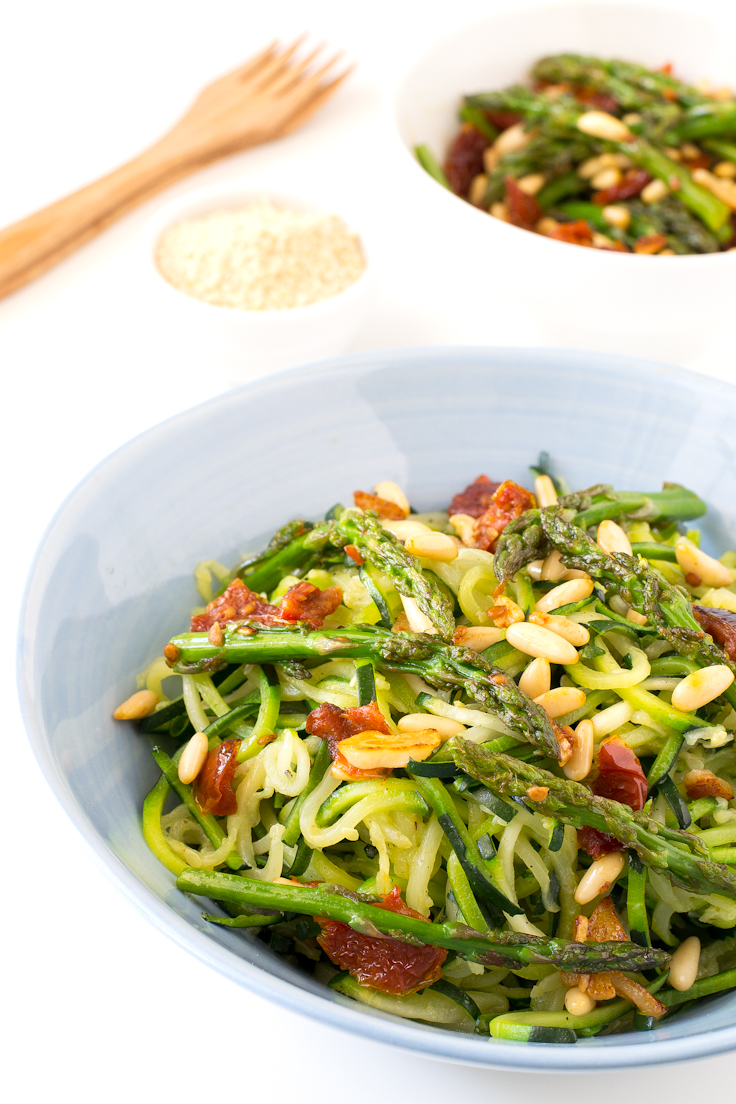 zucchini-noodles-with-vegetables