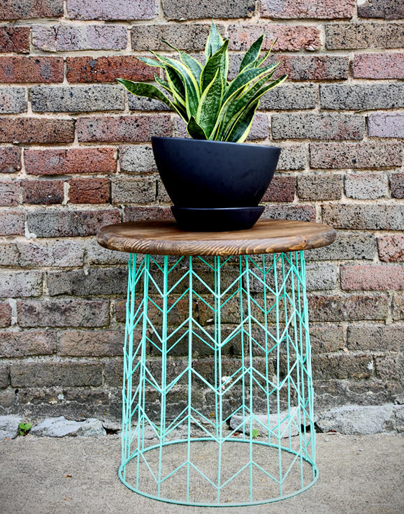 make-this-wire-basket-side-table