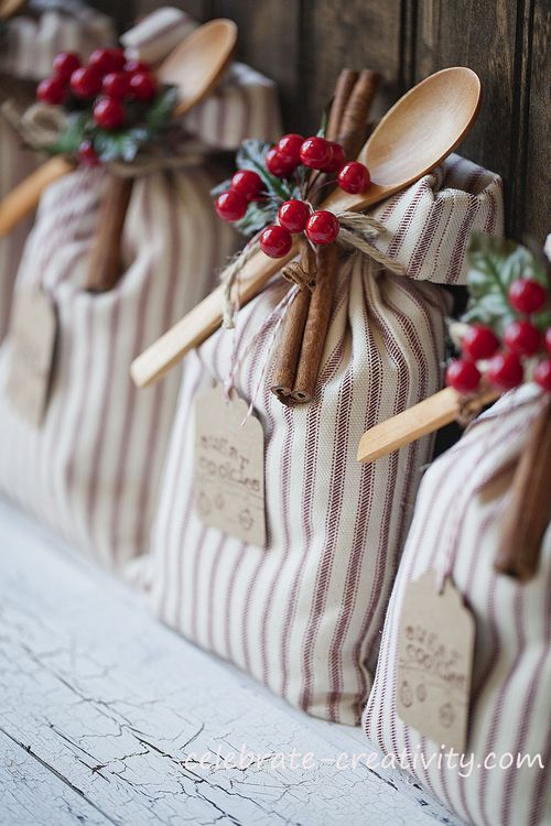 Gift Giving is a Breeze with these 65+ Handmade Gifts Family and Friends Will Want To Get!