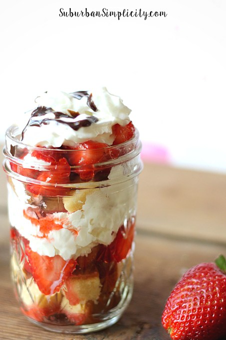 Strawberry-Shortcake-in-a-jar-recipe