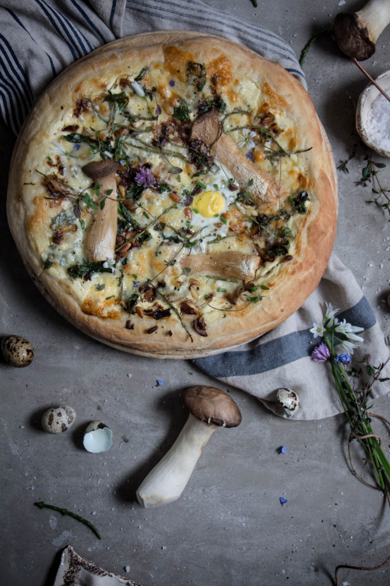 garlic-mushroom-pizza-1-7-768x1152