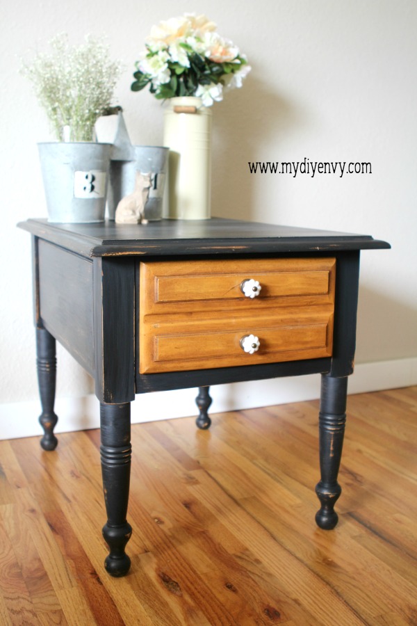 Farmhouse-table-makeover-with-black-old-fashioned-milk-paint