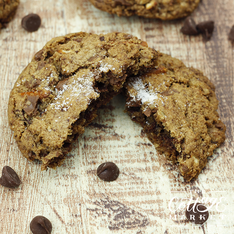 Soft on the inside with the perfect bit of crunch on the outside, these chocolate pretzel cookies are the best cookies ever
