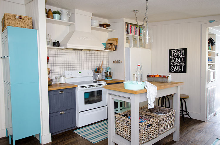 This quaint kitchen as all the best farmhouse elements