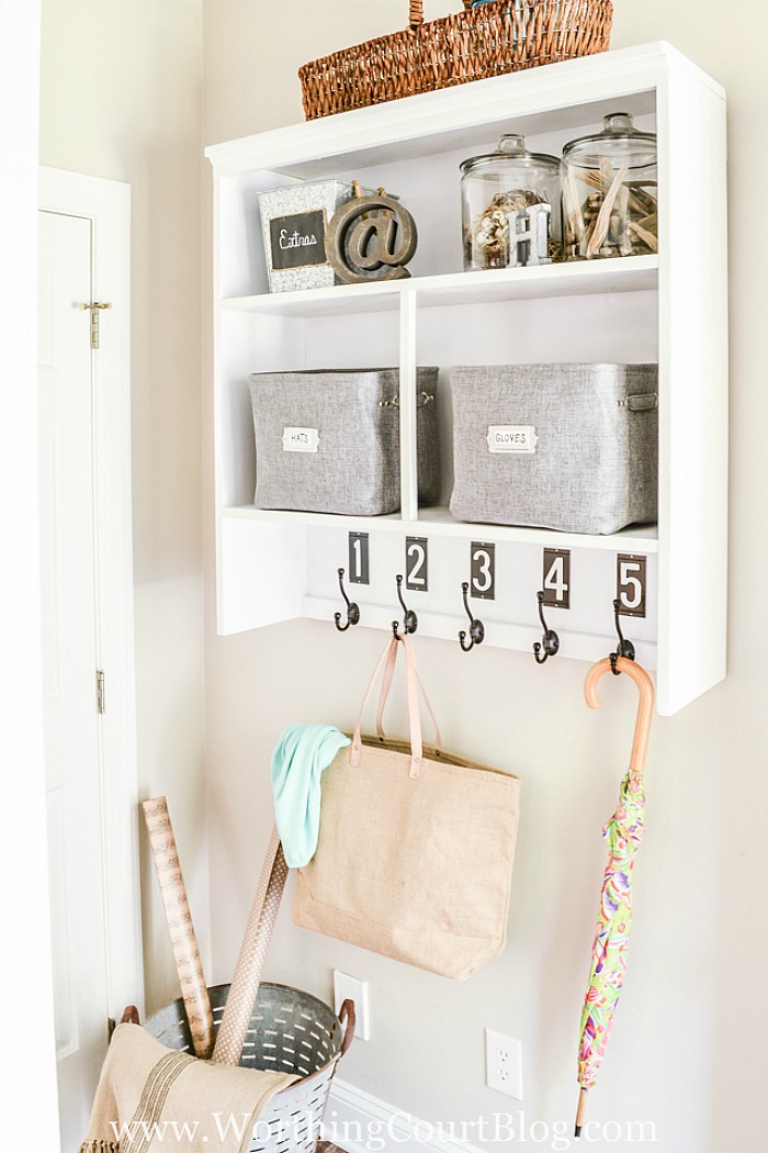 Love this entry way set up with great storage options