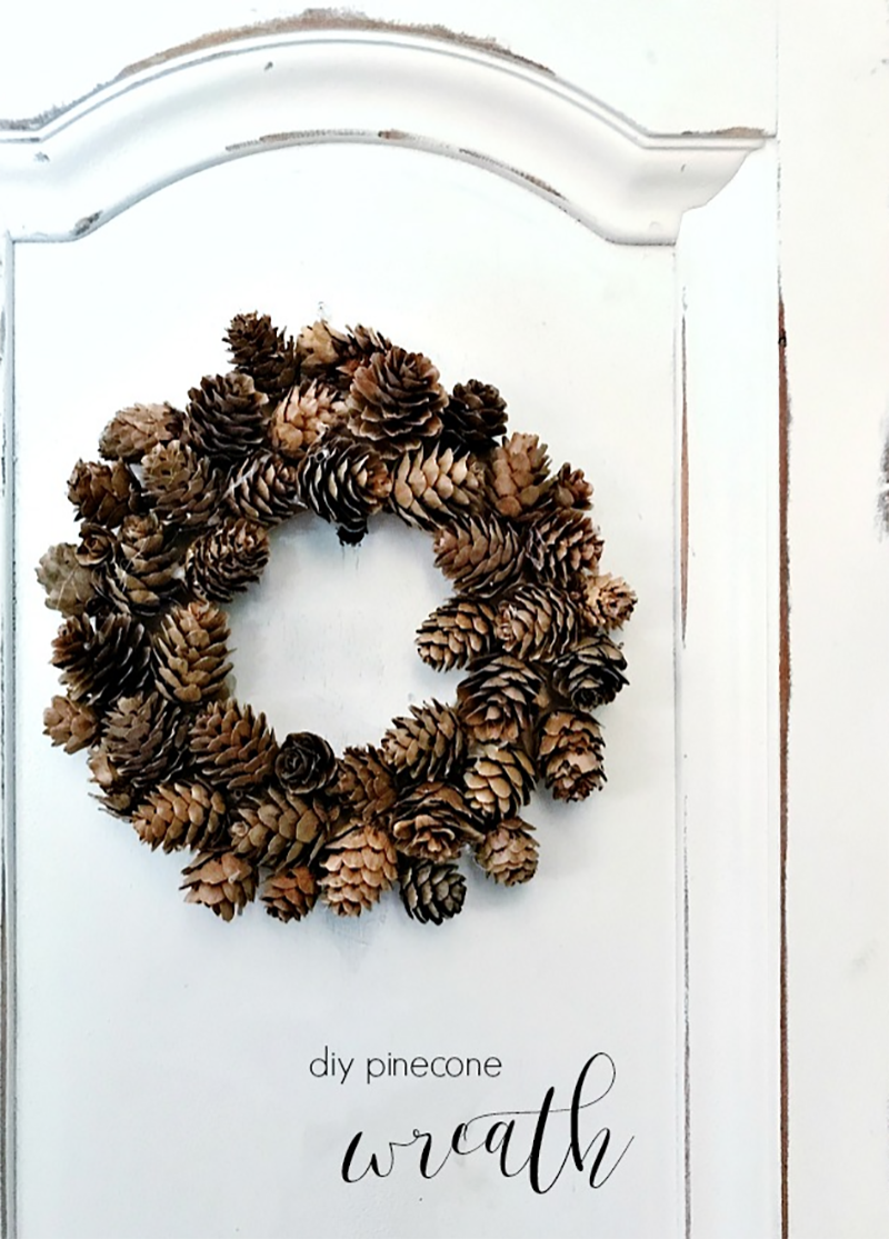 DIY Pinecone Wreath that is totally Farmhouse Fresh!