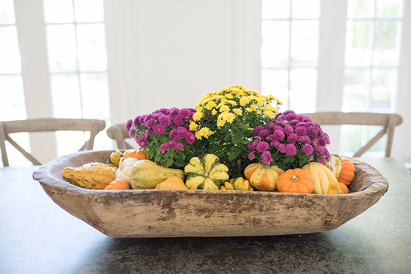 Thanksgiving Farmhouse Dough Bowl Centerpiece Ideas could be just what you are looking for! A centerpiece that will last the whole Fall Season!