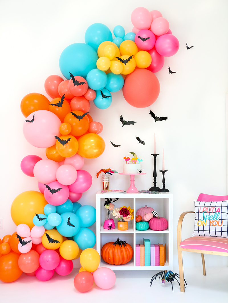 Time for some Fresh and Colorful Halloween Crafts To Make This Weekend.  Come and check out some brand new Halloween crafts that are hot off the blog presses and a few more fresh colorful crafts!