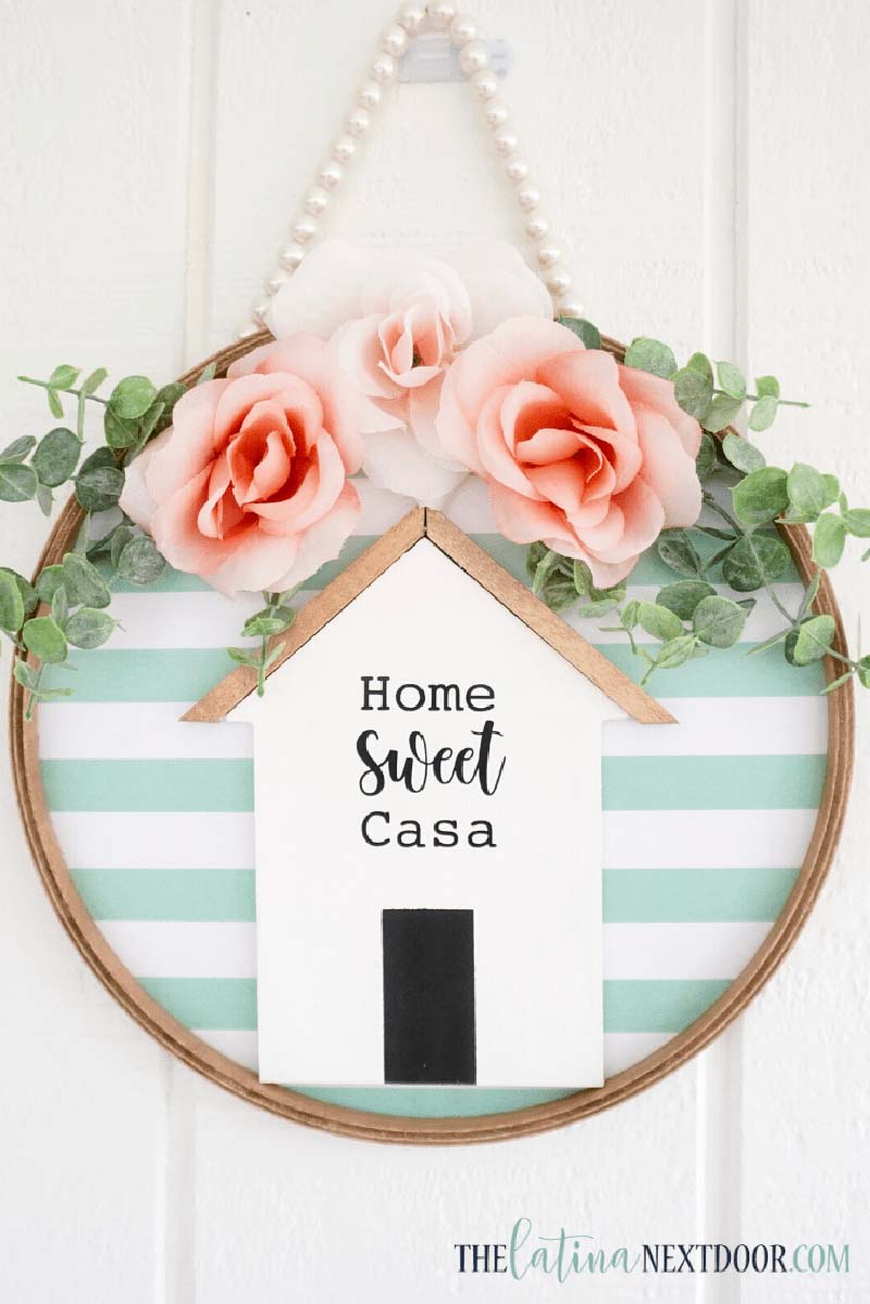Totally Amazing Farmhouse Dollar Store Hacks continue to be featured here at The Cottage Market! I know you love them so please enjoy this newest collection