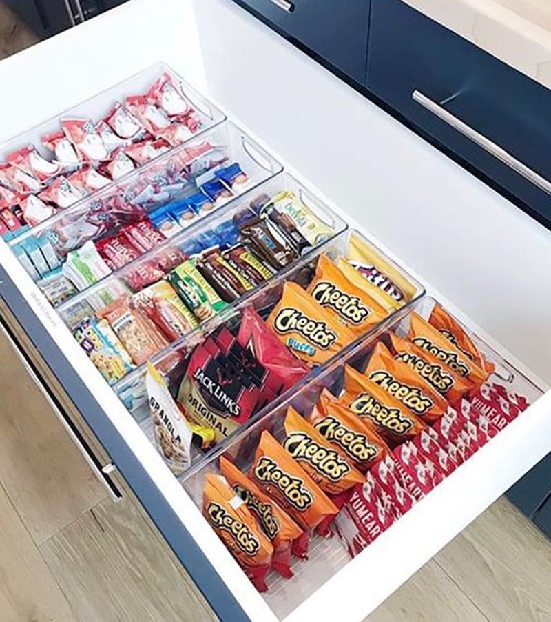 These 12 Creative Kitchen Drawer Organizing Ideas will take you a big step forward to eliminating clutter and making things easier to find!