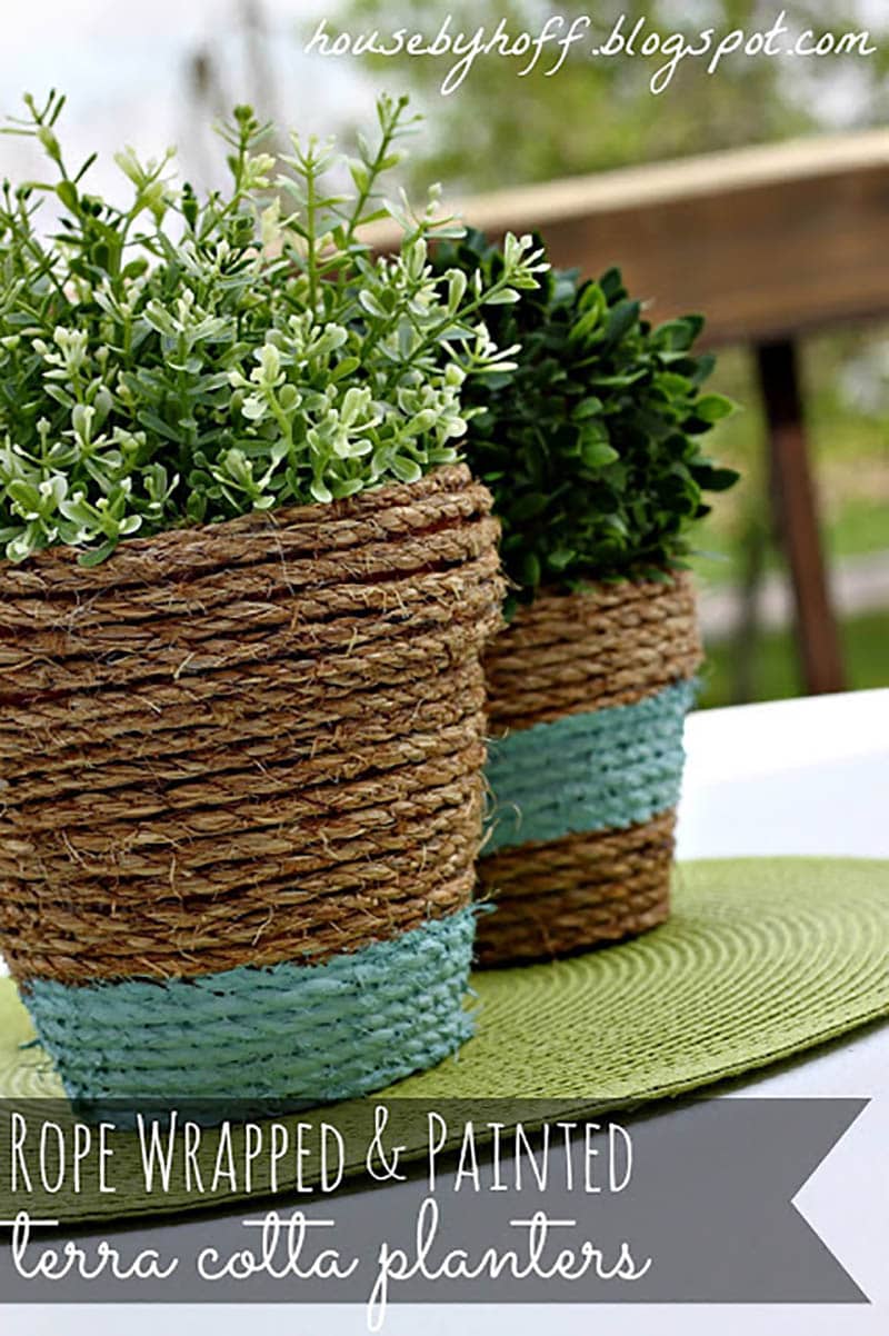 These DIY Farmhouse Flower Pots are so absolutely gorgeous and have so much Farmhouse Style from Modern to Traditional… I am sure that Joanna Gaines herself would decorate with each and every one of them.