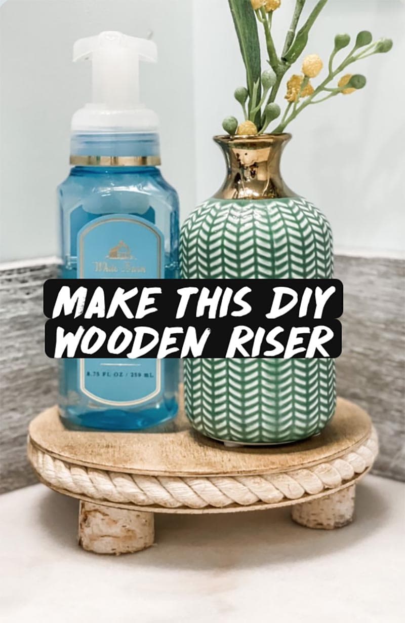 These Fabulous Coastal Farmhouse DIY Projects will have your home oozing with Beachy Coastal Farmhouse Charm! Quick and Easy DIYS that will have you swear the waves are crashing on the  Beach!