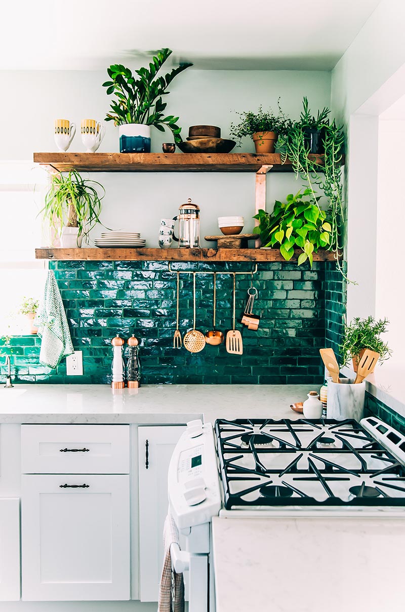 Here are 20 Easy and Affordable Ways To Update Your Kitchen in no time at all!