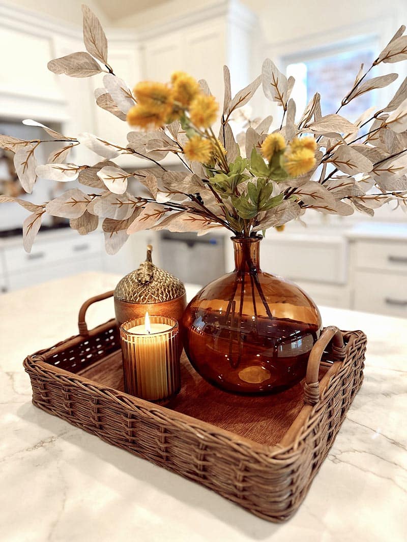 Discover a curated list of fabulous and fresh farmhouse DIYs to cozy up your home this Fall! Blogs and Instagram accounts included. 