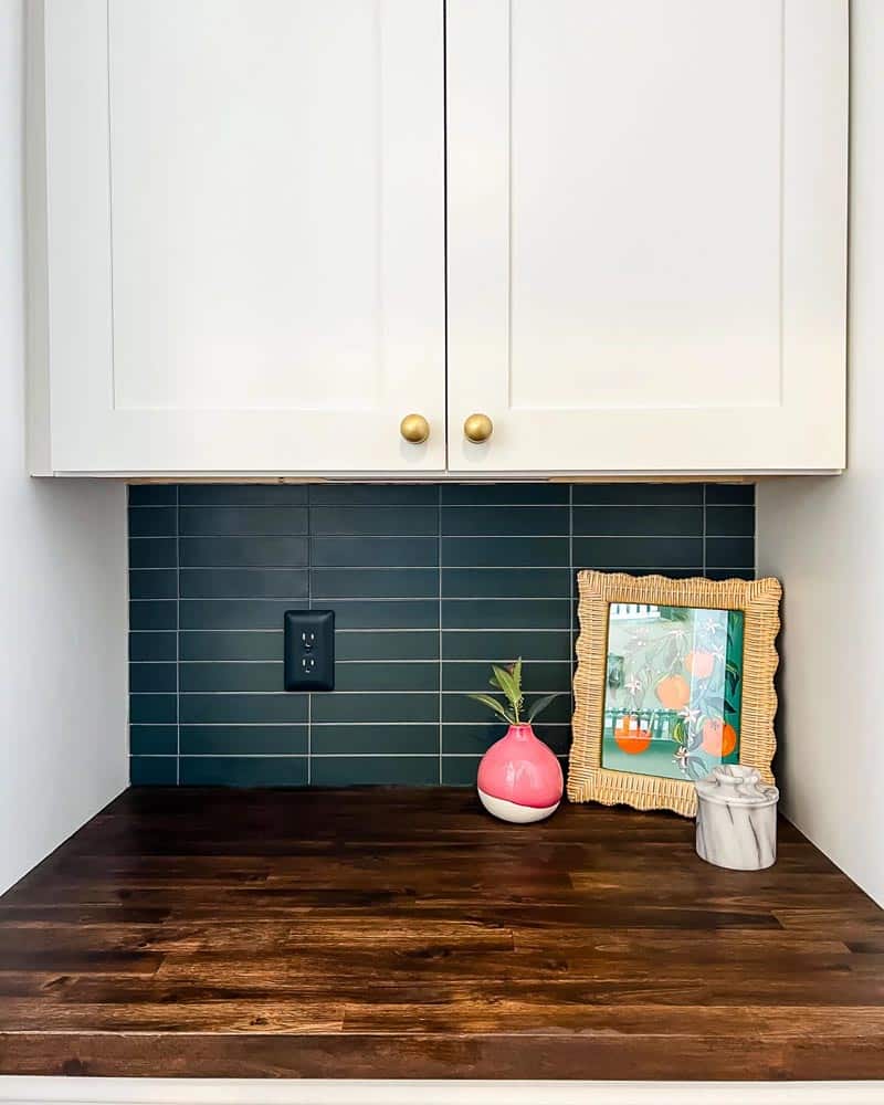 Transform your outdated kitchen into a modern space on a budget with these seven easy DIY upgrades. Add style and functionality!