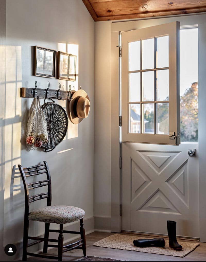 Discover 27 Farmhouse DIYs and Ideas to transform your home with rustic charm. Explore expert tips and tutorials on TheCottageMarket.com.